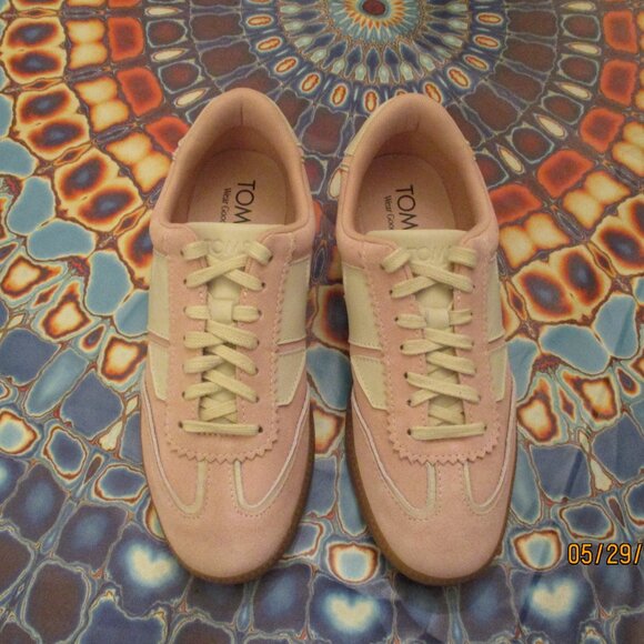 Collins Lace-up Sneakers - Picture 11 of 11